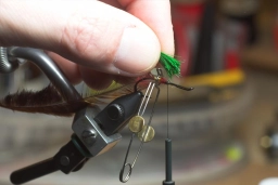 Step 12 - first bunch of deer hair Step 12 - first bunch of deer hair