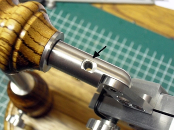 Threaded hole for the clamping screw Threaded hole for the clamping screw