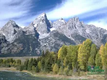 Computer screen wallpaper: The Teton Mountains in Grand Teton National Park (Wyoming).